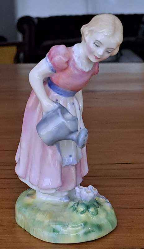 Royal Doulton 'Mary Mary' HN2044