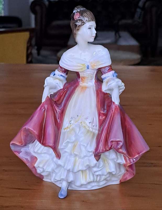 Royal Doulton 'Southern Belle' HN2229