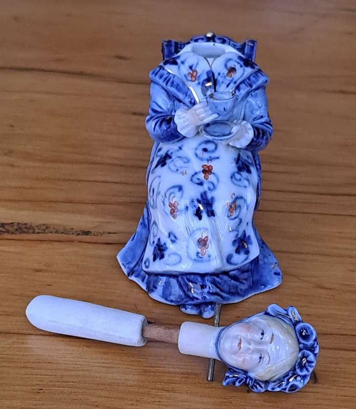 Porcelain Nodding Head Lady