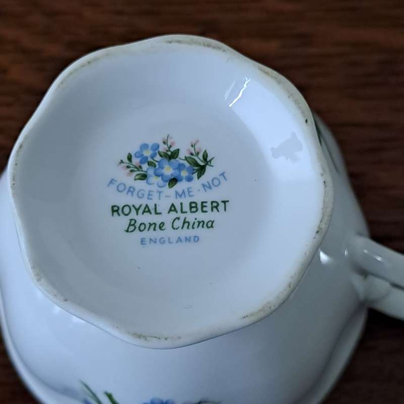 Royal Albert 'Forget Me Not' Trio