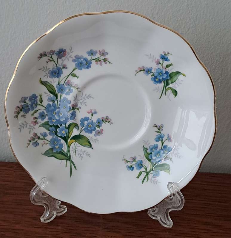Royal Albert 'Forget Me Not' Trio