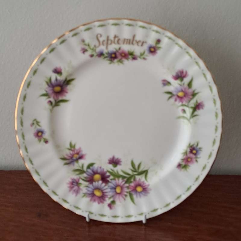Royal Albert Flower Of the Month Plate 'September'
