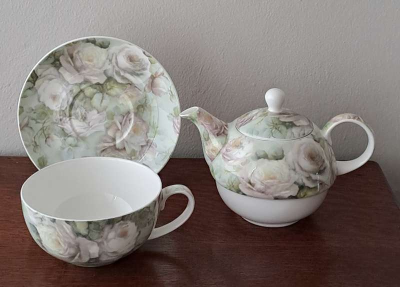 Maxwell Williams Tea For One 'Misty Rose'