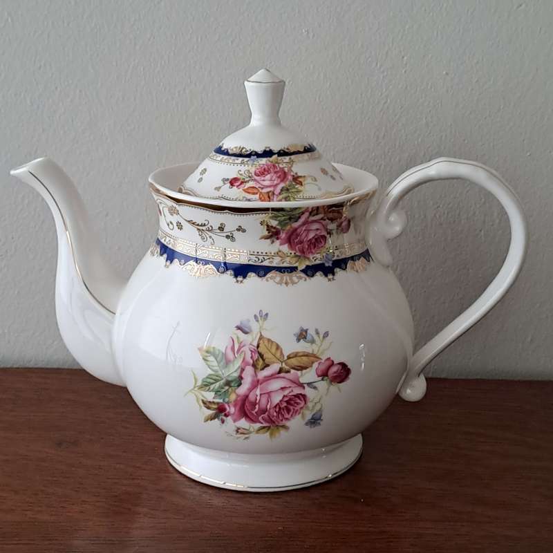 Beautiful Teaset Gift Boxed