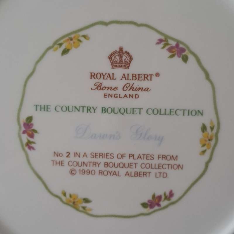 Royal Albert Plate 'Dawn's Glory'