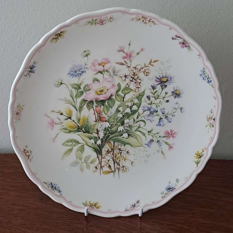 Royal Albert Plate 'Morning Dew'