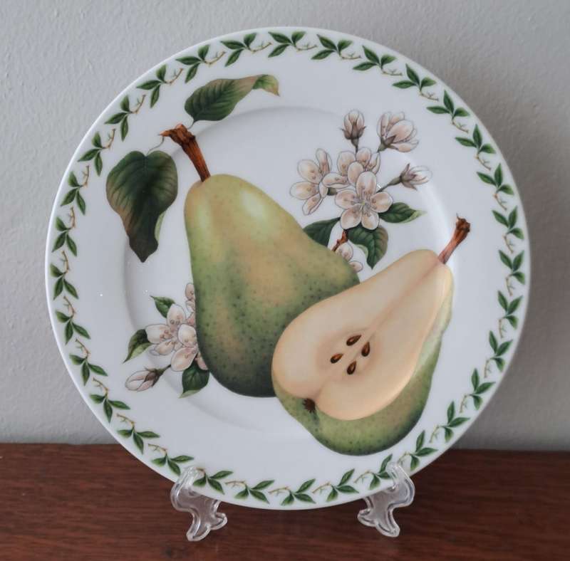 Maxwell Williams 'Orchard Fruits' Plate (Pears)