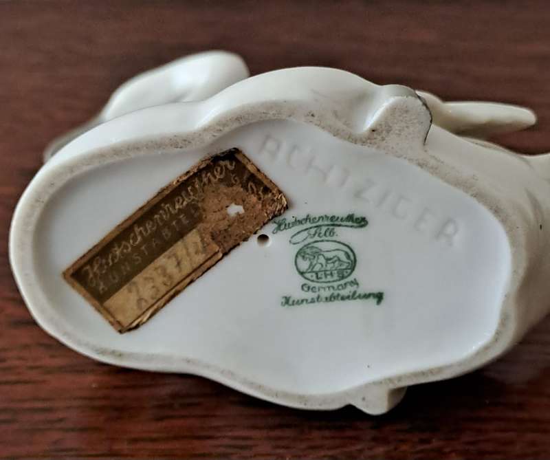 Hutschenreuther Swan - signed Hans Achtziger