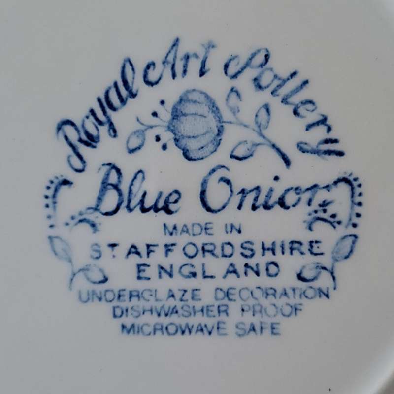 Royal Art Pottery 'Blue Onion' Plate