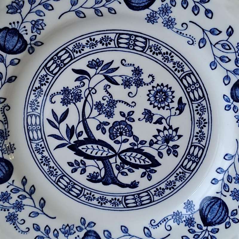 Royal Art Pottery 'Blue Onion' Plate