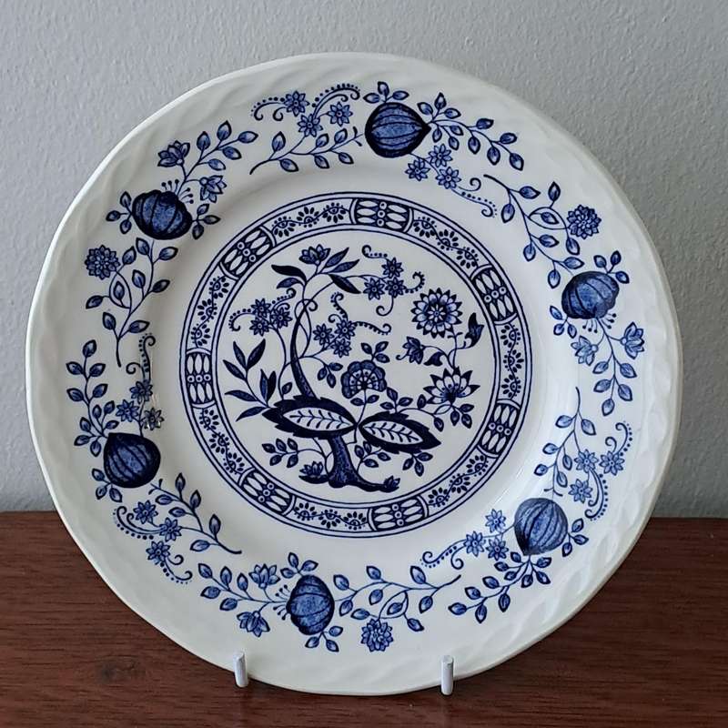 Royal Art Pottery 'Blue Onion' Plate
