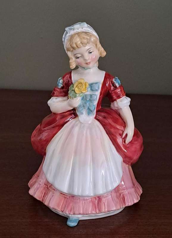 Royal Doulton 'Valerie' HN2107