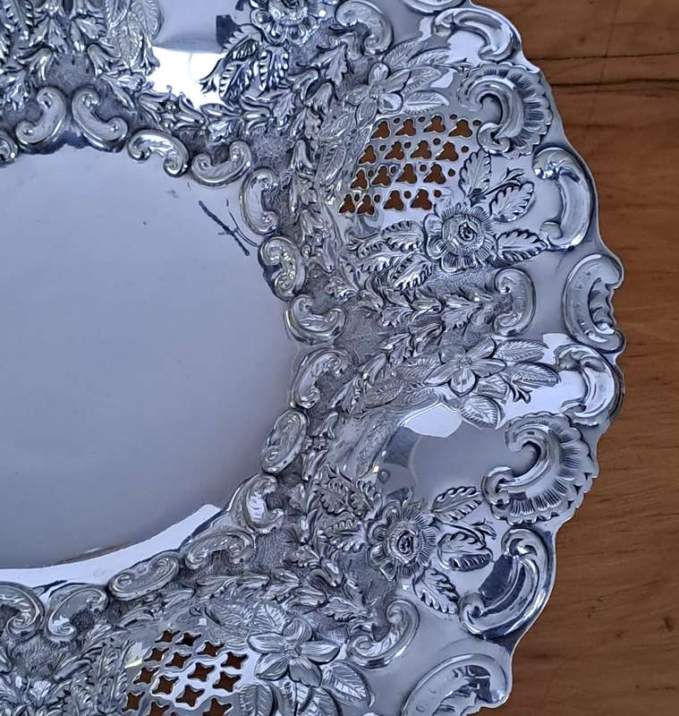 Beautiful EP Round Bowl with Swing Handle