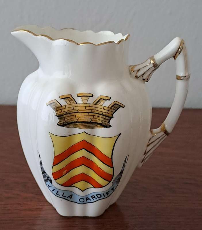 Foley Crested Creamer