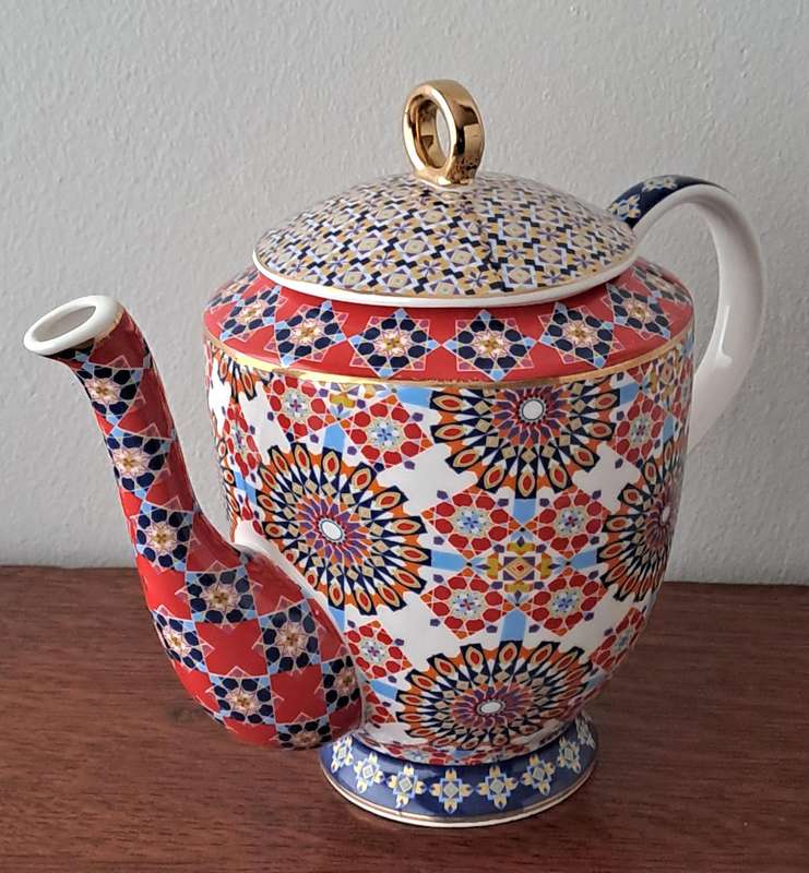 Maxwell Williams Large Teapot Isfara