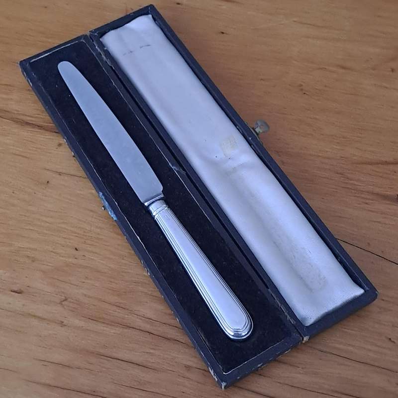Hallmarked Cake Knife - John Sanderson  & Co Sheffield 1929