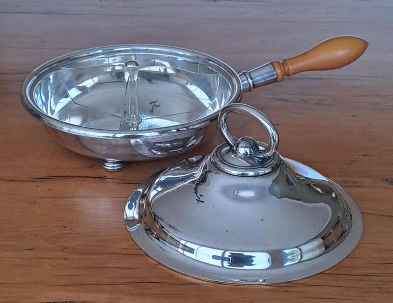 Magnificent Walker & Hall Vegetable Serving Pan