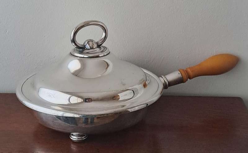 Magnificent Walker & Hall Vegetable Serving Pan