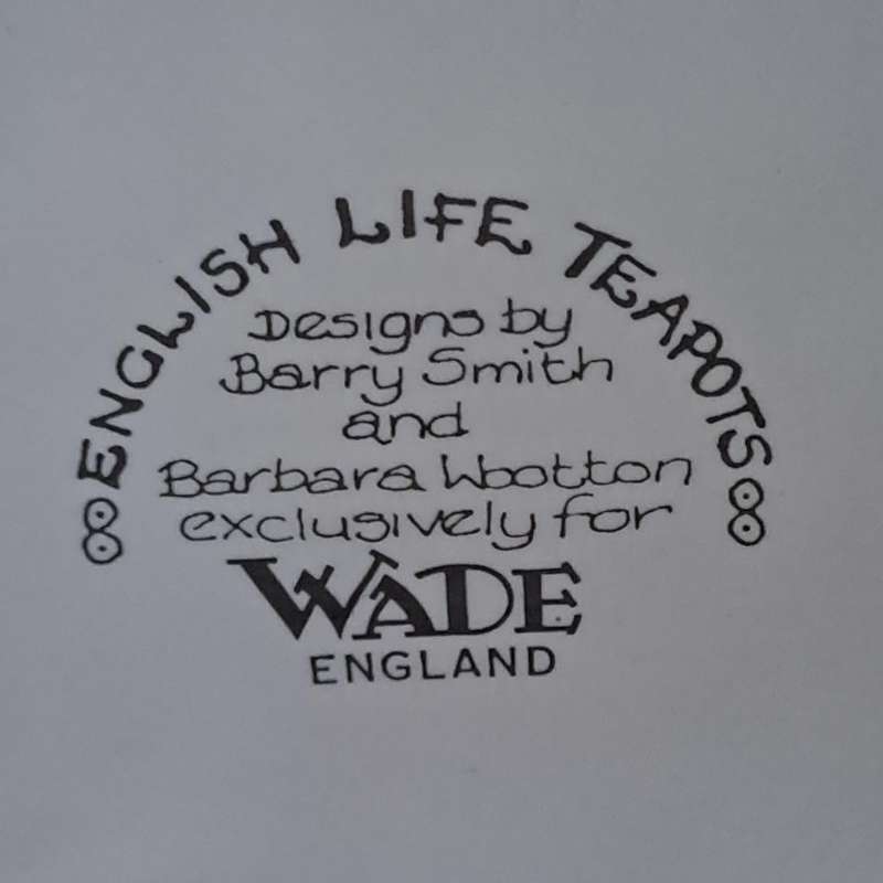 Wade English Life Teapots - The Queen Victoria