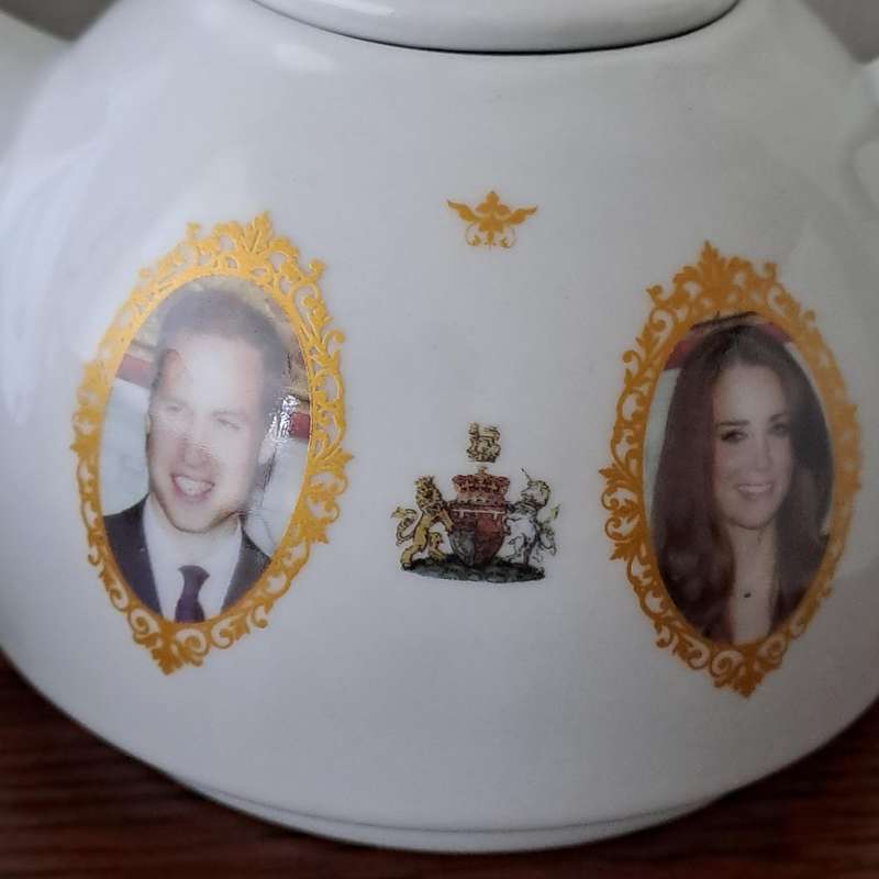 Royal Commemorative Tea for One - Prince William and Katherine's Marriage