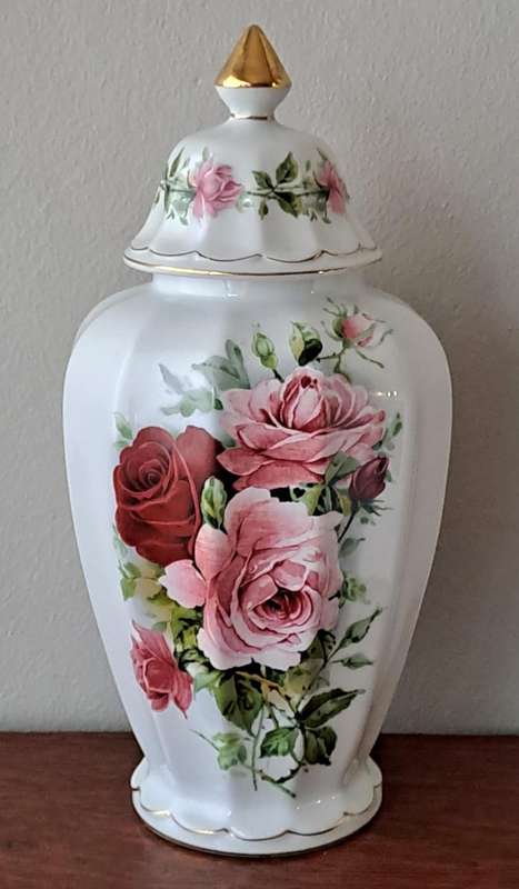 Ginger Jar with Roses