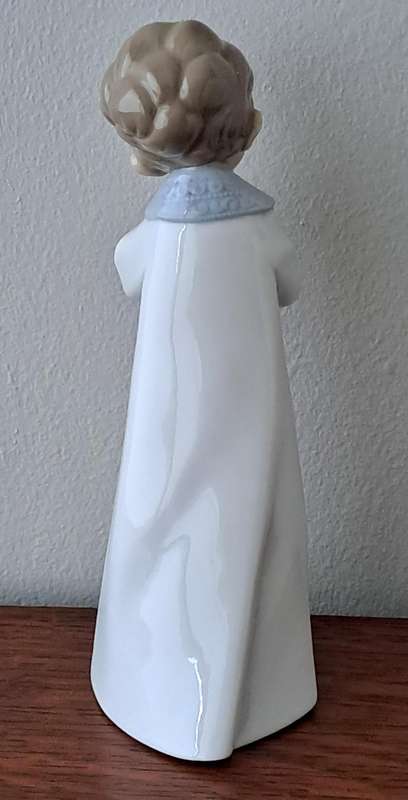 NAO by Lladro Boy Praying
