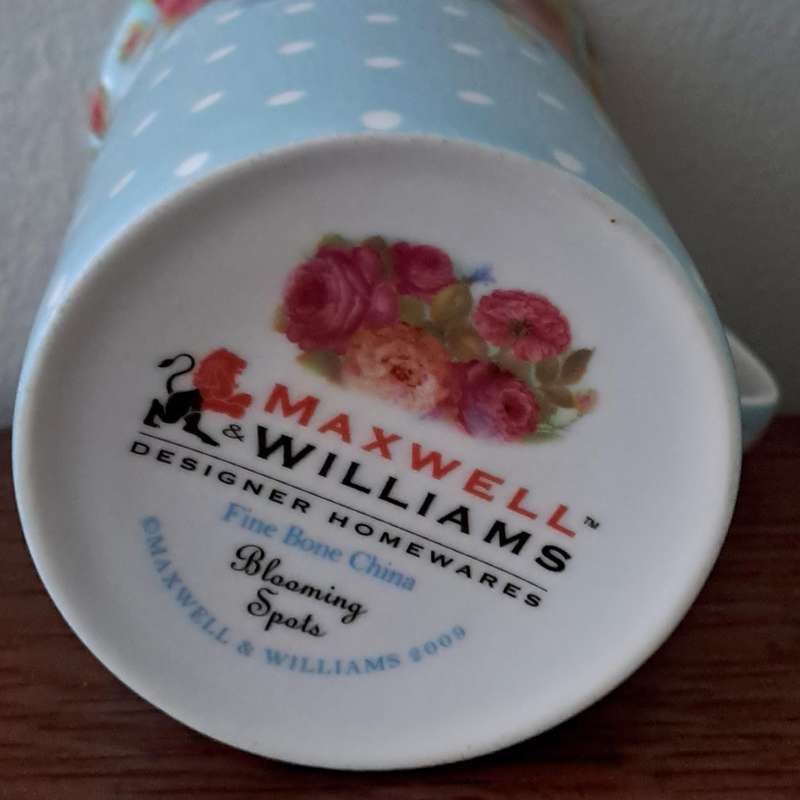 Maxwell Williams Mug 'Blooming Spots'