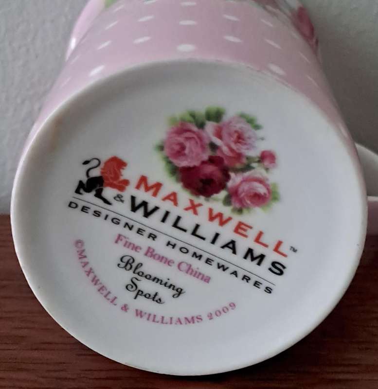 Maxwell Williams Mug 'Blooming Spots'