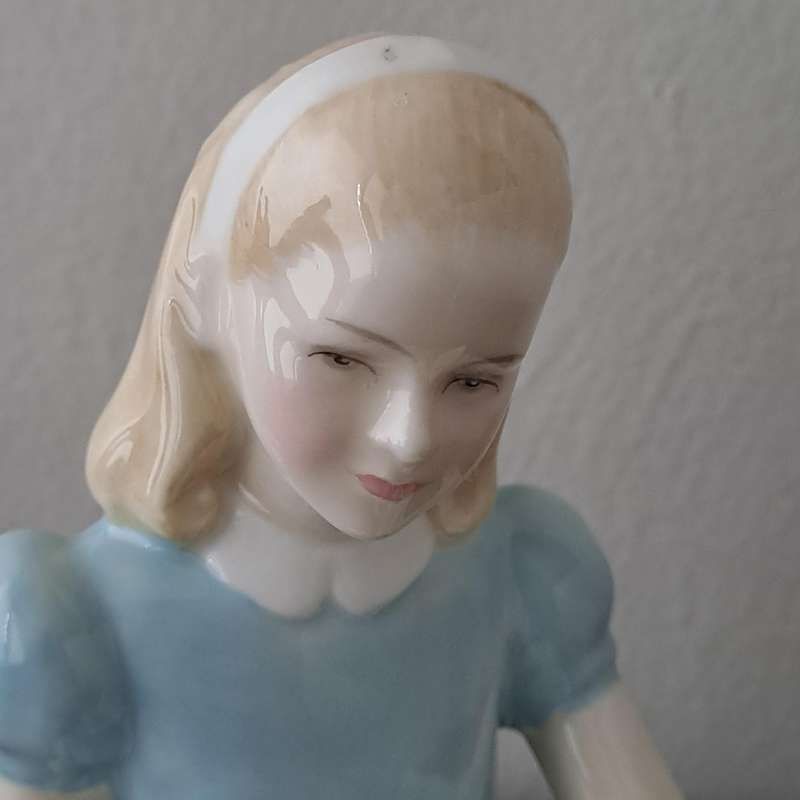 Royal Doulton 'Alice' HN2158
