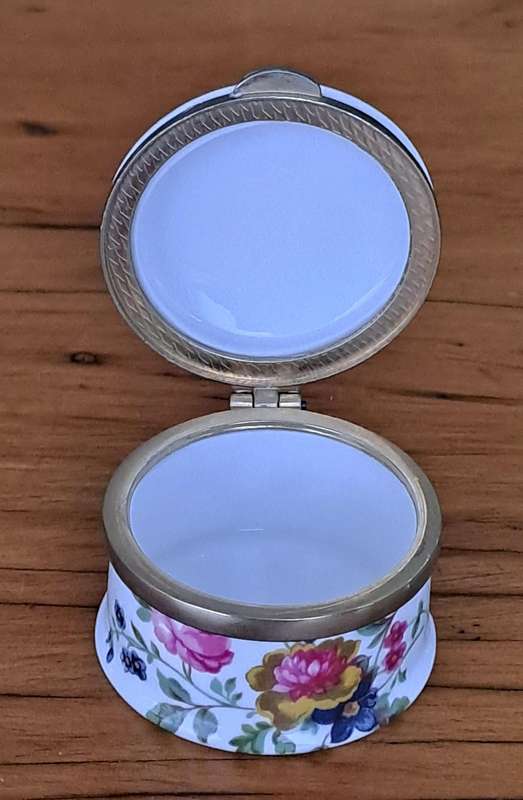 Round Hinged Pill/Trinket Box