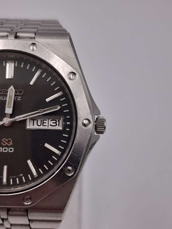 Seiko Quartz WORKING 42mm lug to lug 40mm ex crown