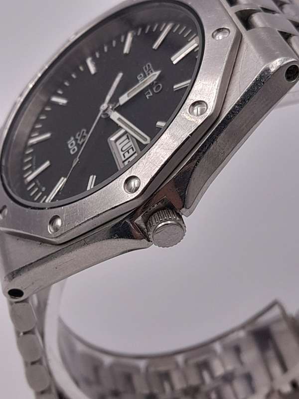 Seiko Quartz WORKING 42mm lug to lug 40mm ex crown