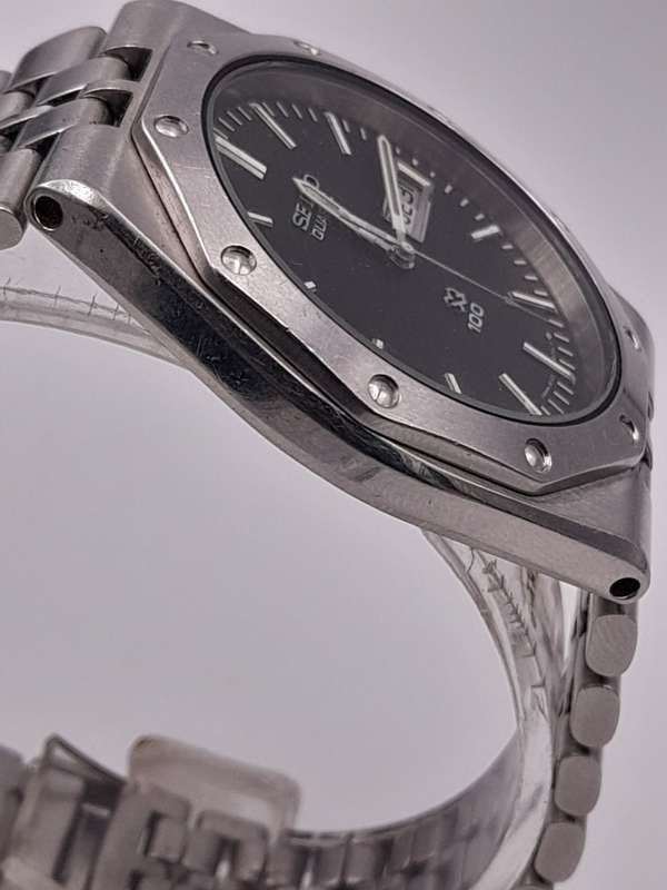 Seiko Quartz WORKING 42mm lug to lug 40mm ex crown