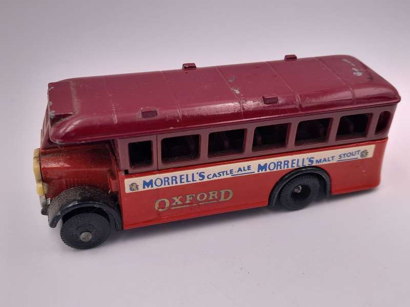 1983 Lledo Models of Days Gone passenger bus 1986 Oxford London Marreils