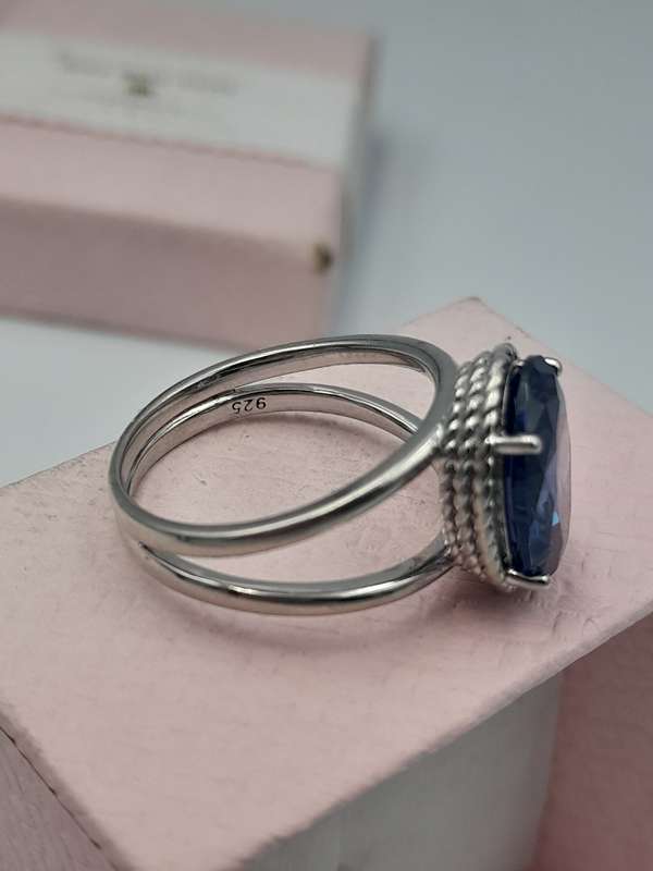 Sterling silver ladies ring Size: Q.5
