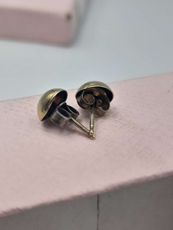Gold earrings