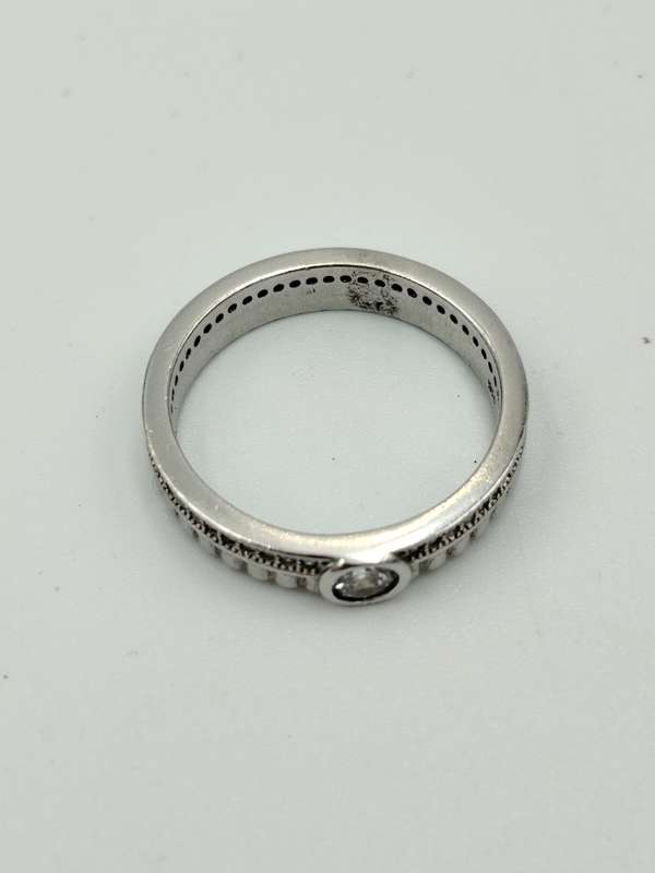 Sterling silver ladies ring Size: O.5