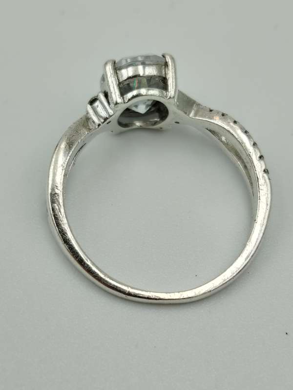 Sterling silver ladies ring Size: P