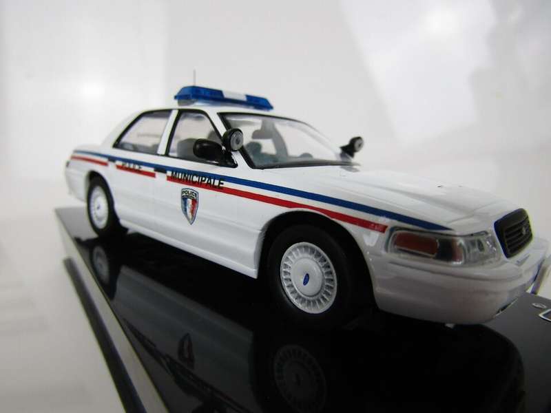 FORD CROWN VICTORIA MONTPELIER POLICE -Police cars of the world - RARE & DETAILED