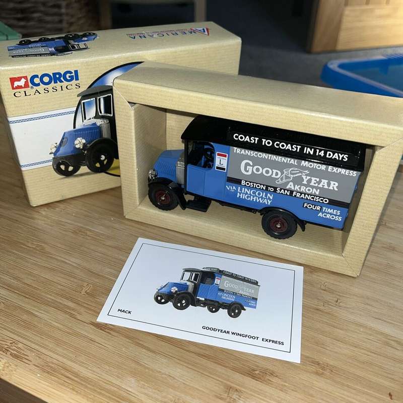 Corgi Americana 98481 Mack Goodyear Wingfoot Express + Ltd Ed Cert + box