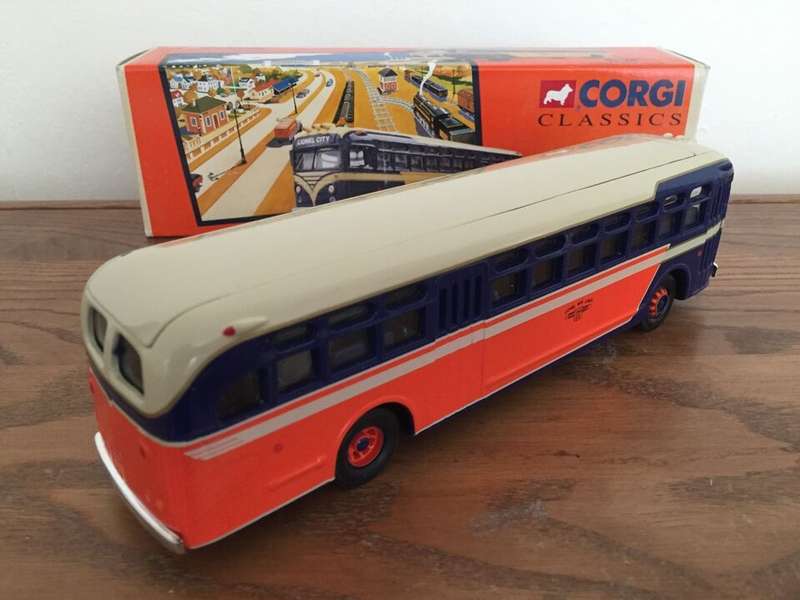 GM Old Look Bus, GM4507 Lionel Bus Lines