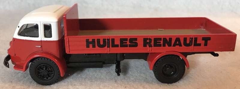 RENAULT FAINEANT TRANSPORT DE FUTS HUILES