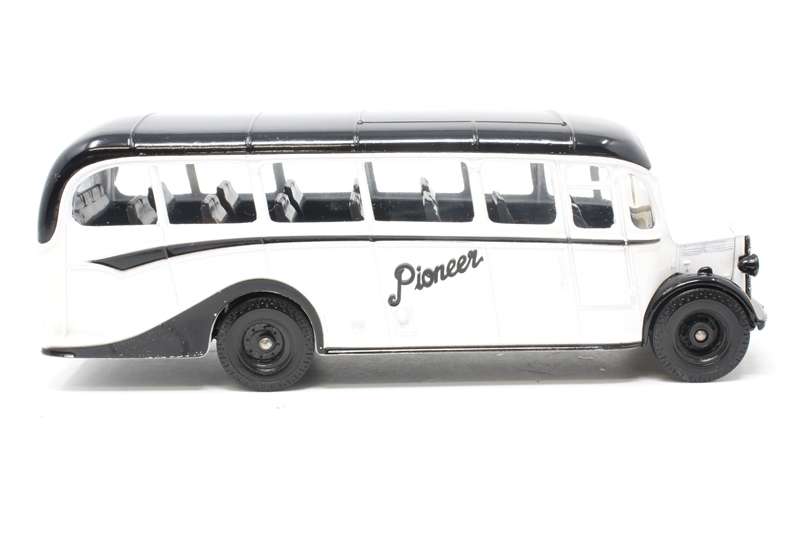 2 x Jersey Bedford OB coaches `Island Transport` set