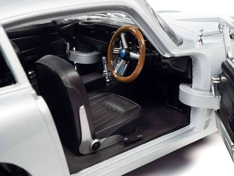 Aston Martin DB5 No Time to Die