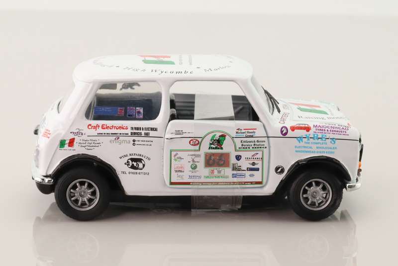Mini Mania Italian Job Rally 2005 with Working Lights
