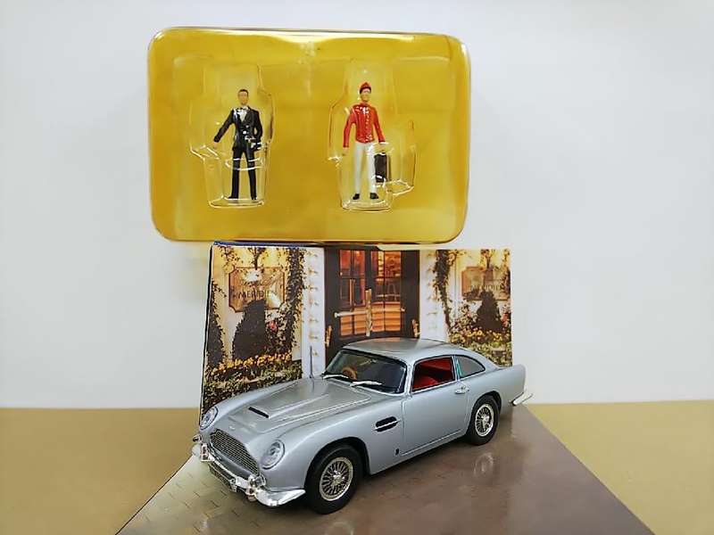 Aston Martin DB5 1963 & figurines Millennium Collection