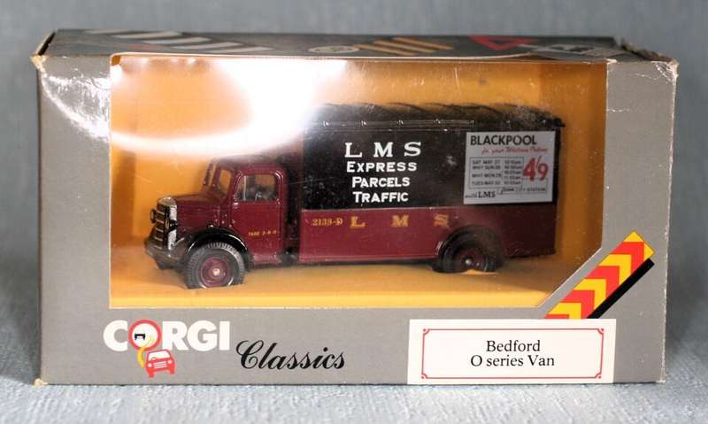 BEDFORD O SERIES VAN LMS EXPRESS PARCELS BOXED