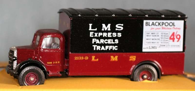 BEDFORD O SERIES VAN LMS EXPRESS PARCELS BOXED