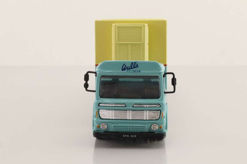 AEC Ergo Artic Fridge Trailer, Walls Ice Cream