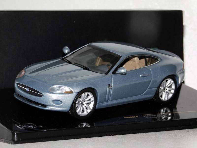 Jaguar XK 4.2 Coupe 2005 (Light Blue Metallic)